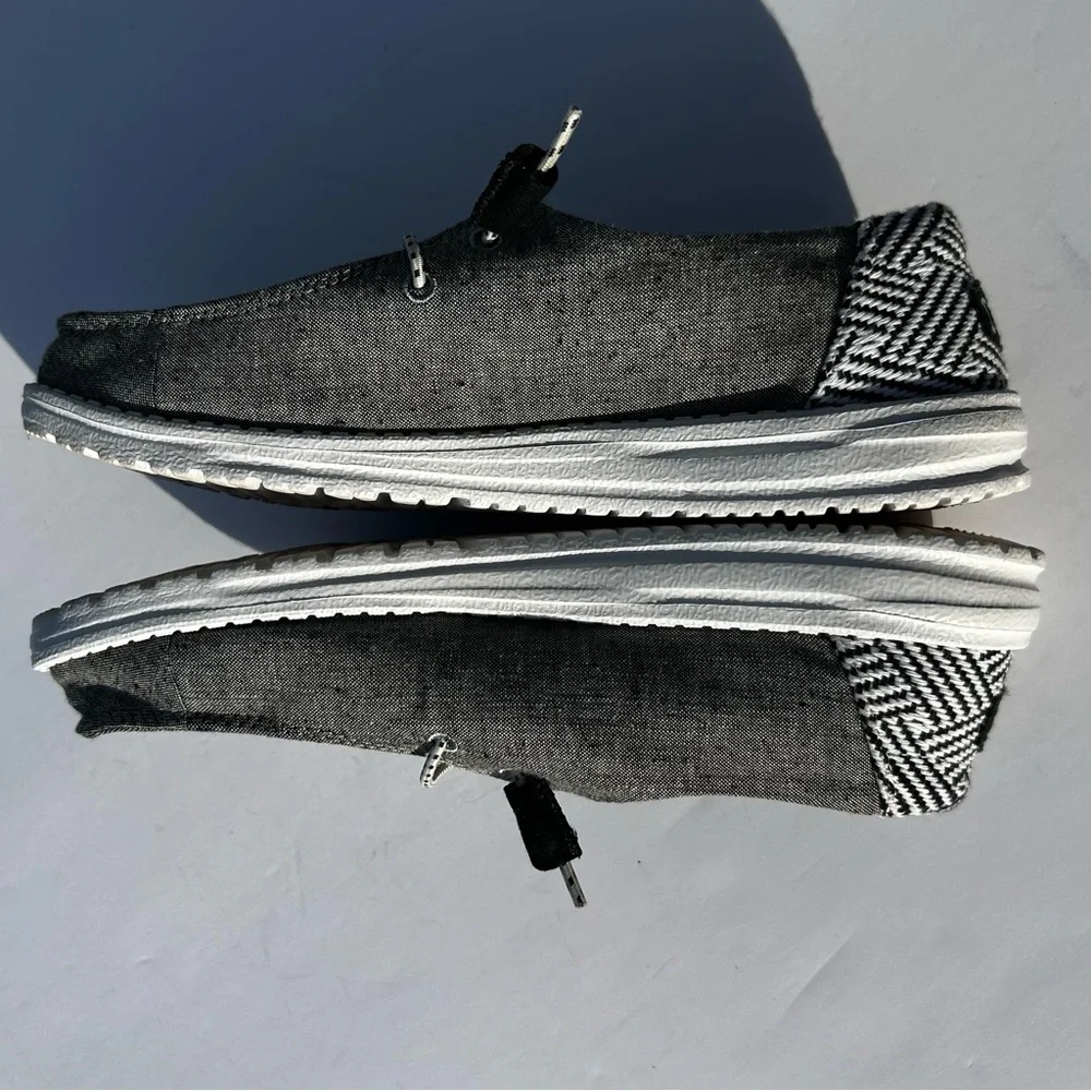 Hey Dude Wendy Chambray Woven Grey White Shoes Women’s Size 8 - Picture 7 of 10